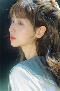 女友把我拐到国外红灯区，却不知街区大佬是我爹最后结局